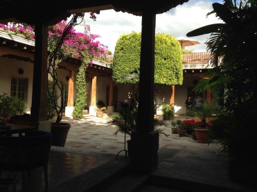 guatemala_antigua_courtyard